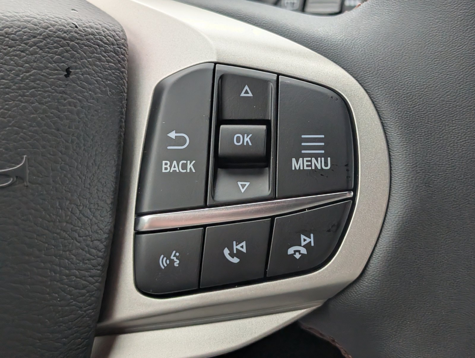 New 2027 Ford Explorer Active w/ Active Comfort Package RWD image 25