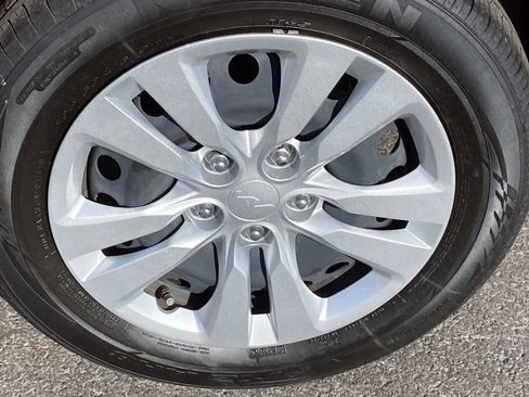 Used 2023 Kia Soul LX image 27