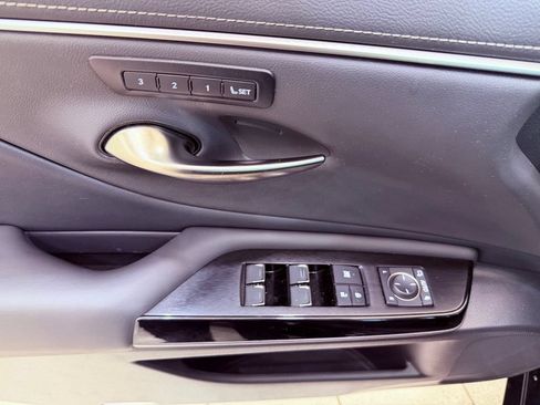 Certified 2024 Lexus ES 350 w/ Premium Package FWD image 19