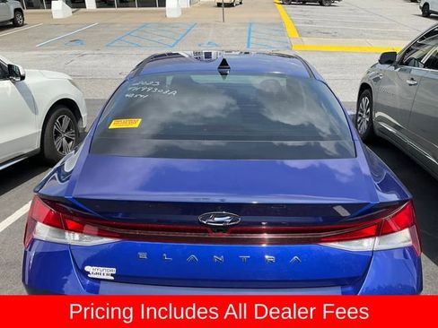 Used 2023 Hyundai Elantra SEL w/ Convenience Package FWD image 5