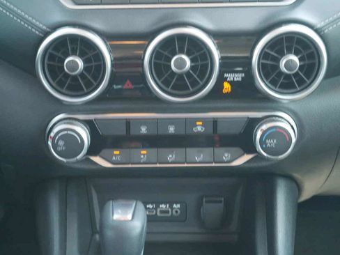 Used 2024 Nissan Sentra SV FWD image 8