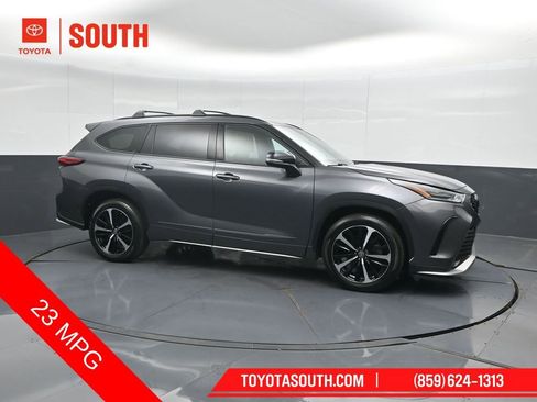 Used 2021 Toyota Highlander XSE AWD/4WD image 1