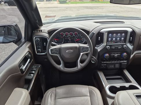 Used 2020 Chevrolet Silverado 1500 LT Trail Boss AWD/4WD image 37
