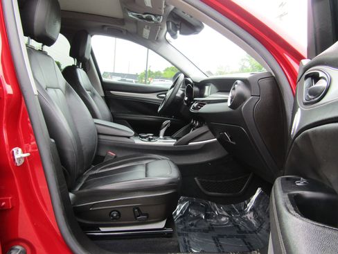Used 2018 Alfa Romeo Stelvio Ti AWD/4WD image 13