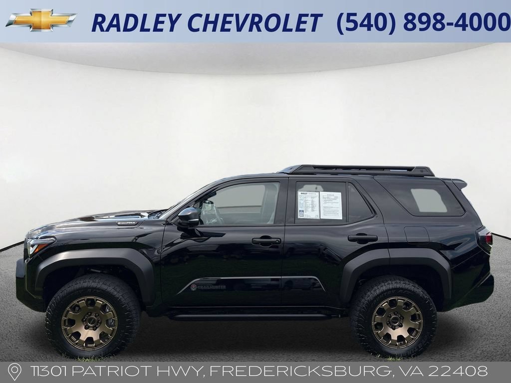 Used 2025 Toyota 4Runner Trailhunter AWD/4WD image 12