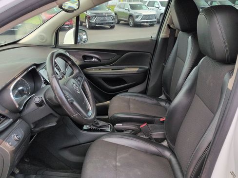 Used 2021 Buick Encore Preferred AWD/4WD image 12