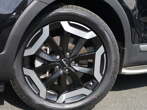 Used 2023 Kia Telluride S image 17