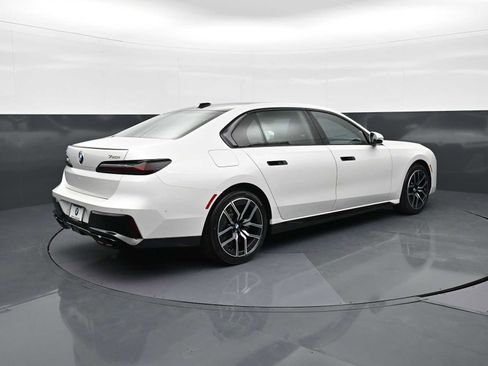 New 2026 BMW 760i xDrive w/ Executive Package image 5