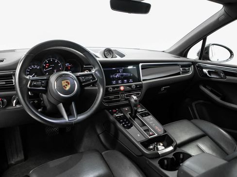 Certified 2023 Porsche Macan AWD/4WD image 13
