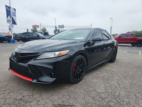Used 2018 Toyota Camry XSE FWD image 7