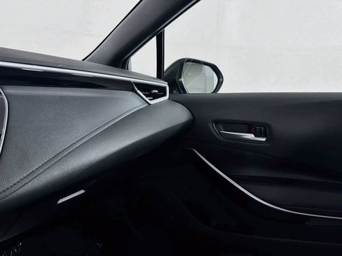 Used 2025 Toyota Corolla XSE FWD image 35
