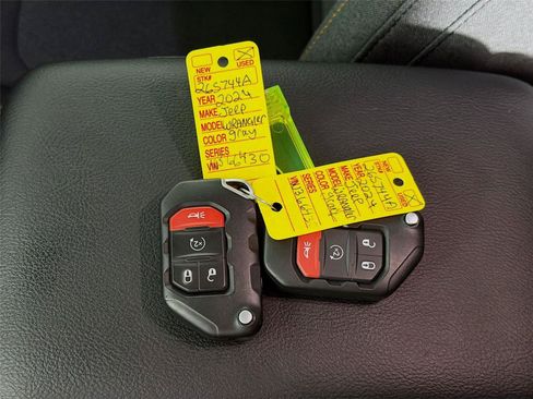 Used 2024 Jeep Wrangler Unlimited Sport AWD/4WD image 4