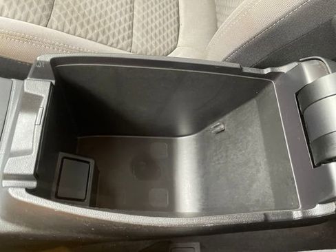 Used 2022 Ford Escape SE image 39