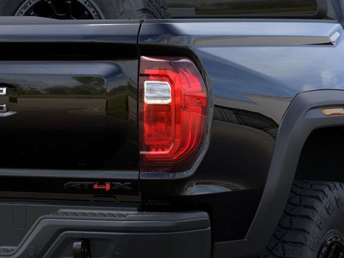New 2026 GMC Canyon AT4X w/ AT4X AEV Edition AWD/4WD image 12