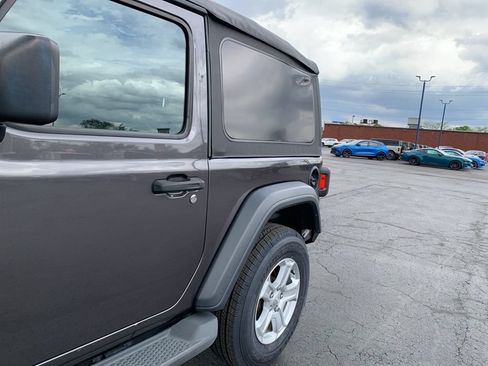 Used 2020 Jeep Wrangler Sport AWD/4WD image 16