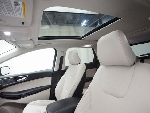 Used 2024 Ford Edge Titanium image 34