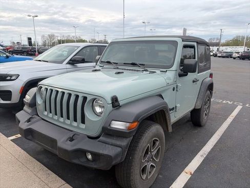 Used 2023 Jeep Wrangler Sport S image 2
