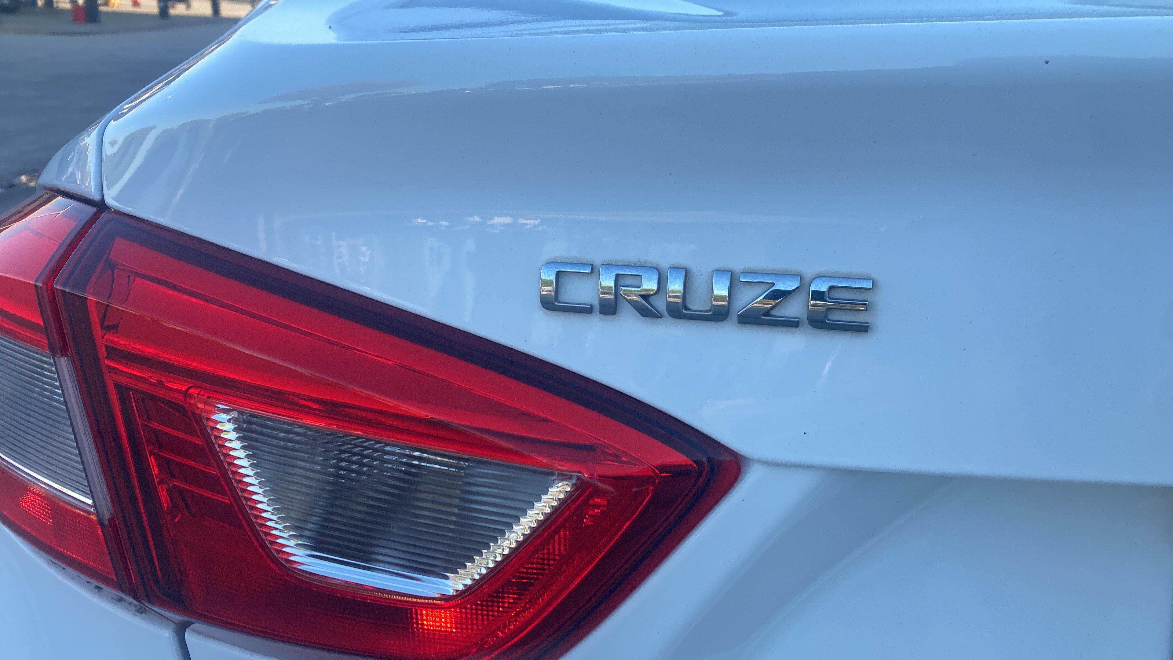 Used 2019 Chevrolet Cruze LT FWD image 29