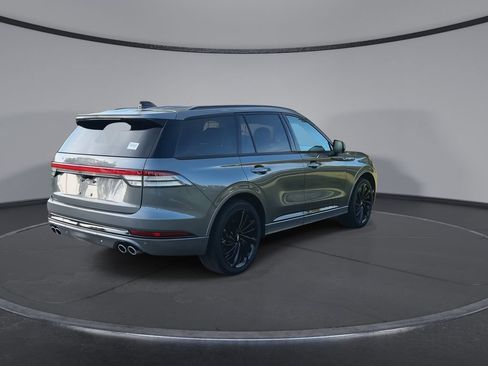 Used 2025 Lincoln Aviator Reserve w/ Equipment Group 201A AWD/4WD image 8