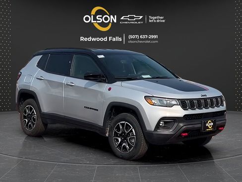 Used 2024 Jeep Compass Trailhawk AWD/4WD image 7