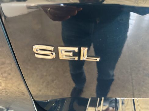 Used 2018 Volkswagen Atlas SEL image 39