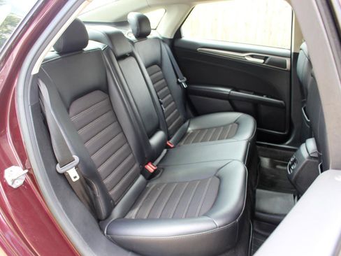 Used 2017 Ford Fusion SE w/ Equipment Group 201A AWD/4WD image 37