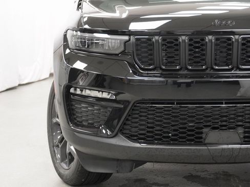 New 2025 Jeep Grand Cherokee Limited w/ Trailer Tow Package image 6