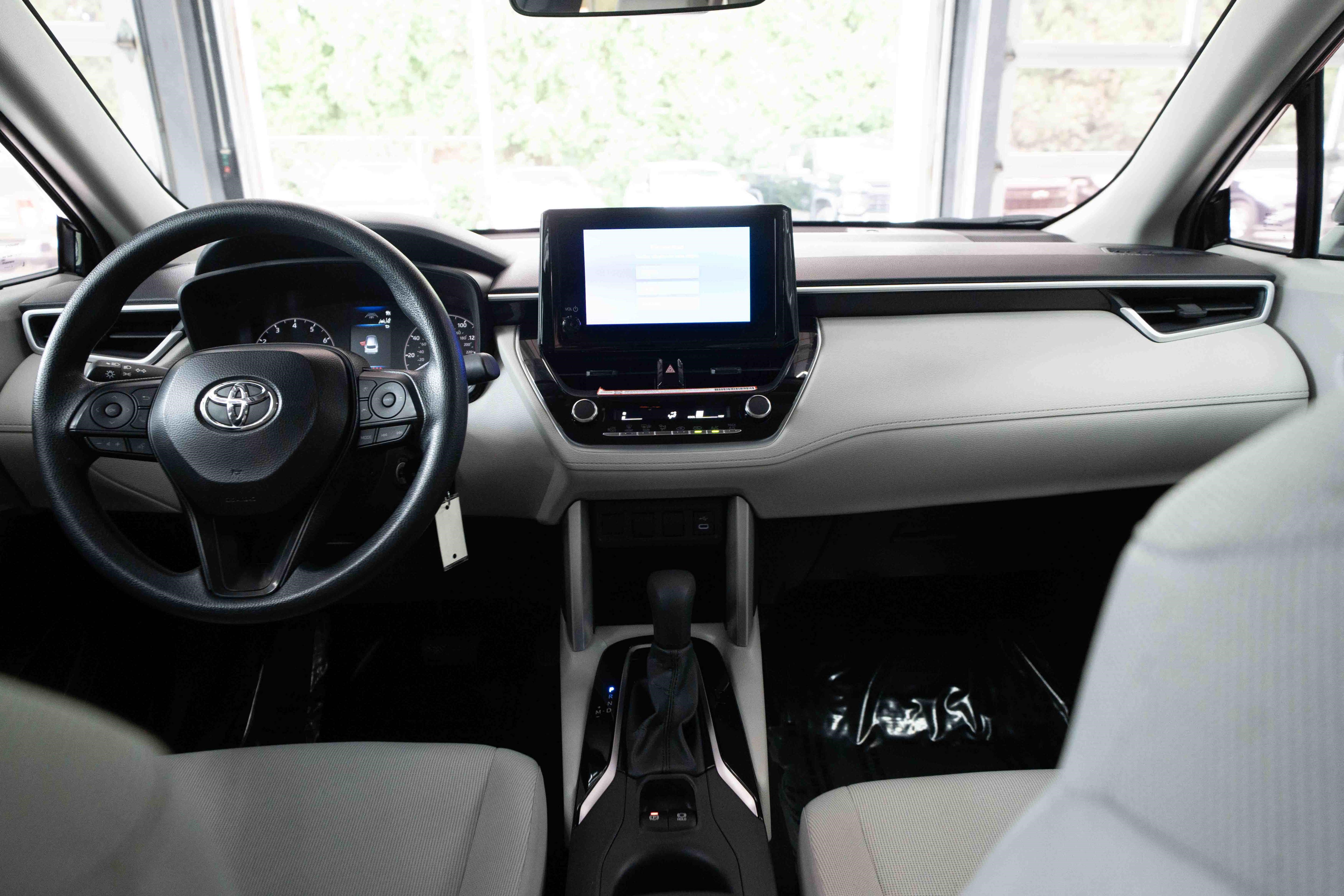 Used 2025 Toyota Corolla Cross L AWD/4WD image 20