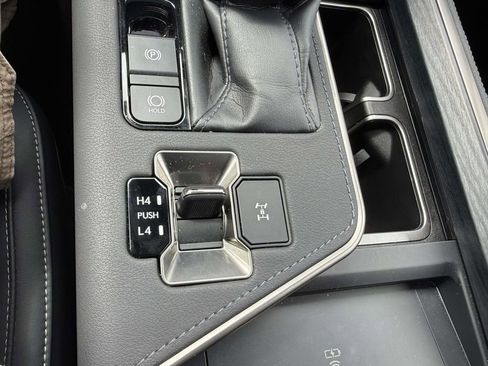 Used 2024 Lexus GX 550 w/ Accessory Package (2T) image 26