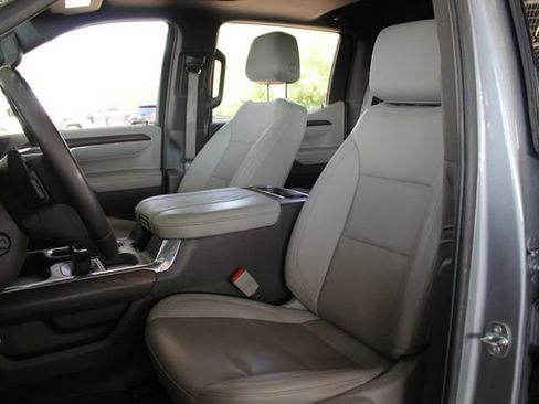 Used 2023 GMC Sierra 1500 SLT image 11