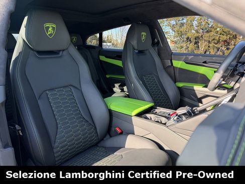 Used 2021 Lamborghini Urus image 32