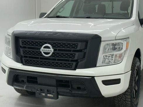 Used 2020 Nissan Titan S image 9