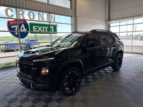 Used 2025 Chevrolet Equinox RS w/ Safety and Technology Package FWD image 3