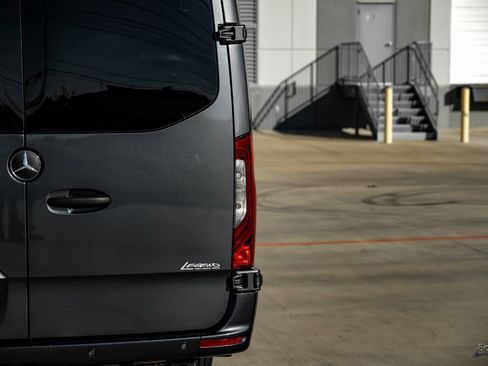 Used 2023 Mercedes-Benz Sprinter 3500 image 12
