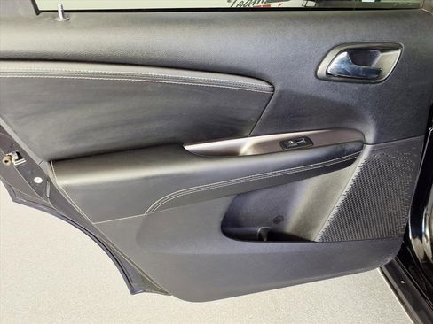 Used 2015 Dodge Journey Crossroad w/ Flexible Seating Group image 25