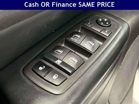 Certified 2021 Jeep Grand Cherokee Limited AWD/4WD image 17