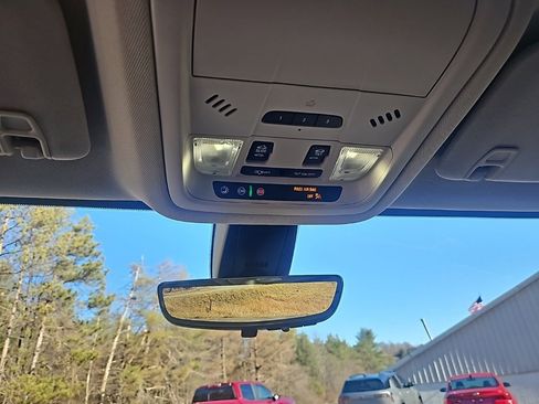 Used 2023 GMC Acadia Denali w/ Denali Ultimate Package image 16