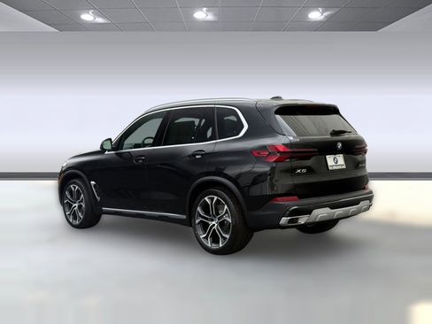 Used 2026 BMW X5 xDrive40i AWD/4WD image 3