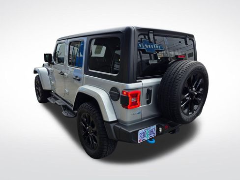 Used 2023 Jeep Wrangler Unlimited Sahara image 7