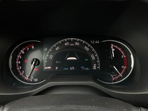 Used 2025 Toyota RAV4 XLE image 38