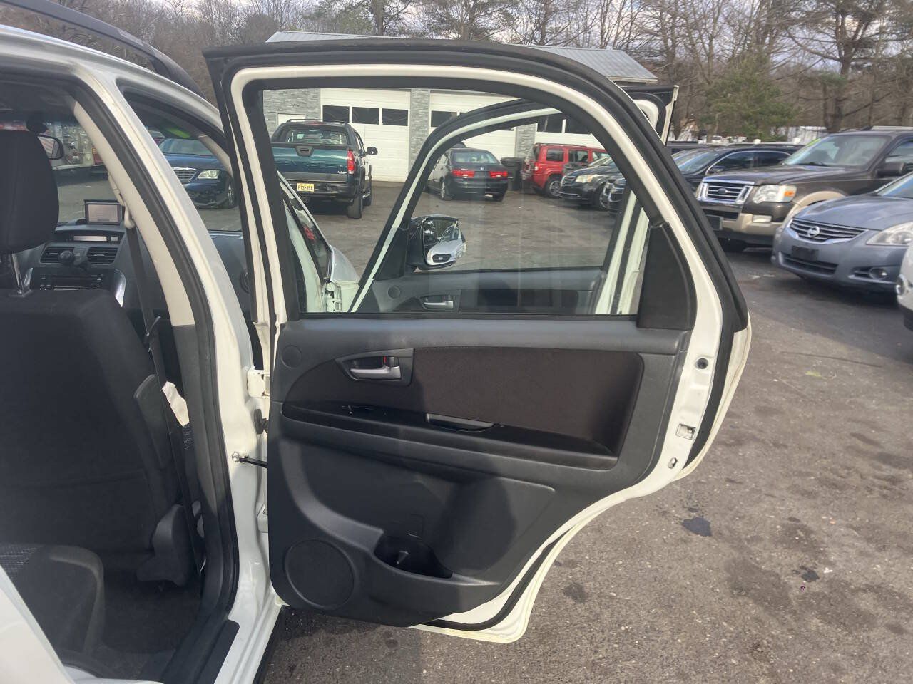 Used 2009 Suzuki SX4 AWD Hatchback image 17