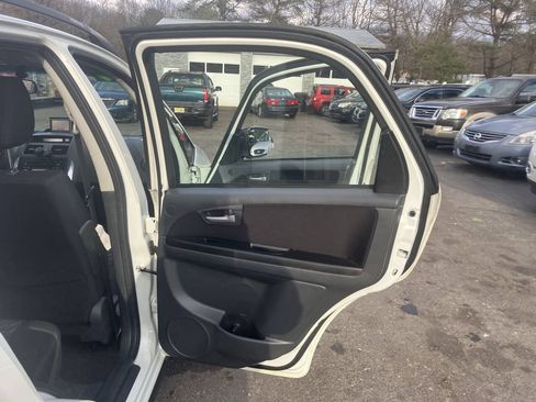 Used 2009 Suzuki SX4 AWD Hatchback image 17
