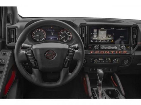 Used 2025 Nissan Frontier PRO-4X AWD/4WD image 10
