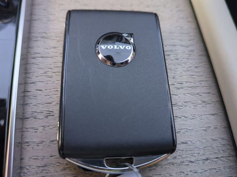 New 2026 Volvo XC90 B6 Plus w/ Protection Package Premier image 28