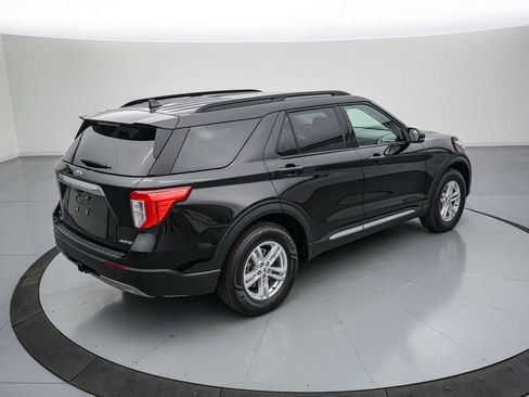 Certified 2023 Ford Explorer XLT w/ Equipment Group 202A AWD/4WD image 5