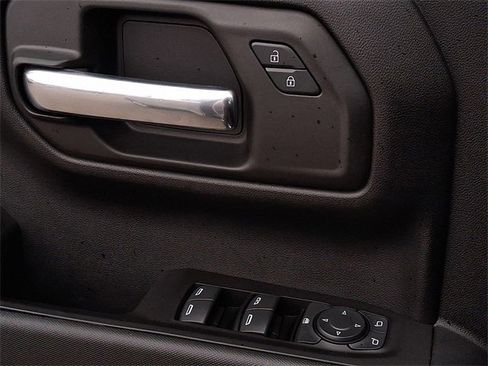 Used 2022 Chevrolet Silverado 1500 Custom image 21