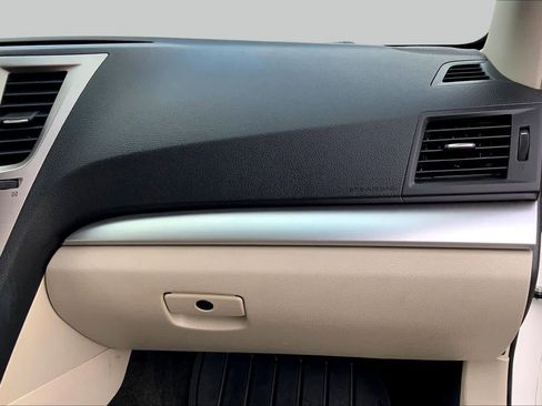 Used 2014 Subaru Outback 2.5i Premium w/ Accessory Value Package (OYT) AWD/4WD image 18
