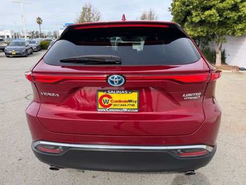 Used 2021 Toyota Venza Limited w/ Carpet Mat Package (TMS) image 5