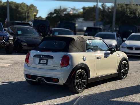 Used 2017 MINI Cooper S image 4