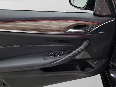 Used 2023 BMW 540i xDrive image 15